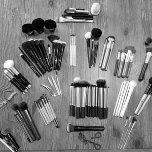 random makeup brushes